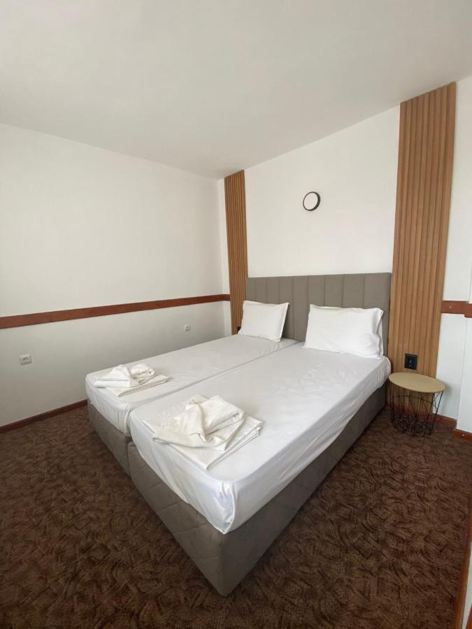 Хотел М1 Hotel Primorsko Buitenkant foto