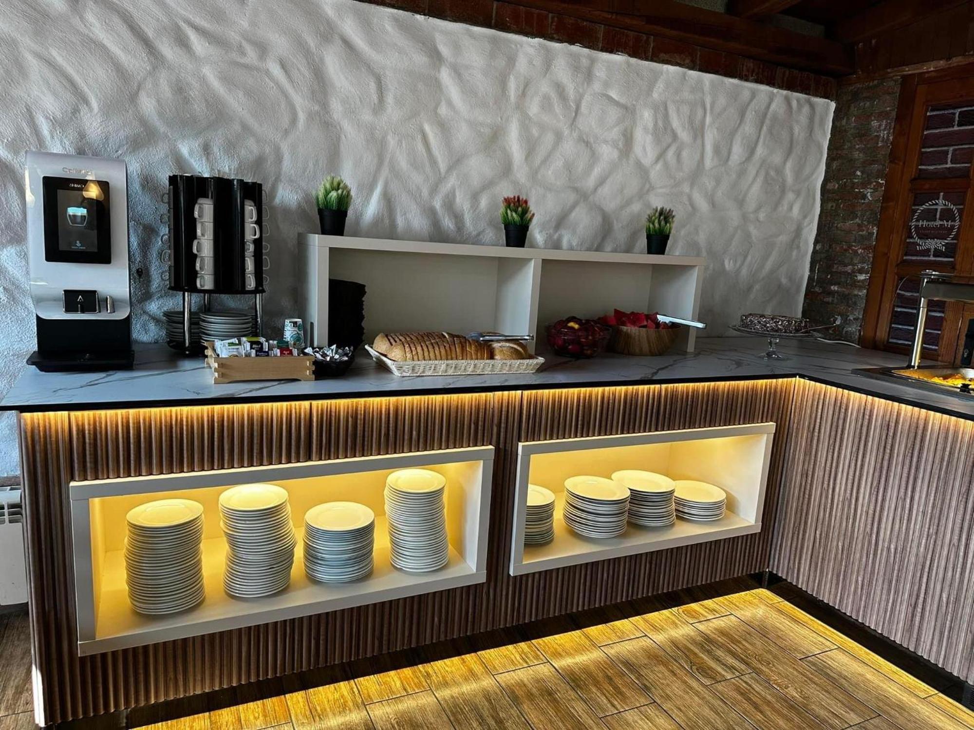 Хотел М1 Hotel Primorsko Buitenkant foto