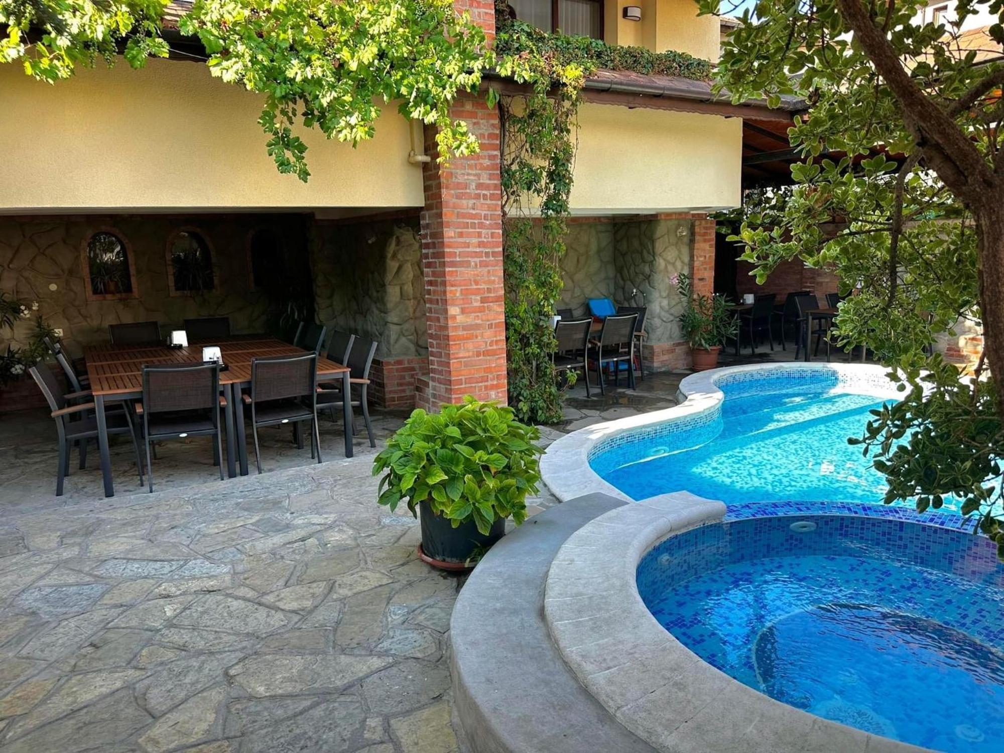 Хотел М1 Hotel Primorsko Buitenkant foto