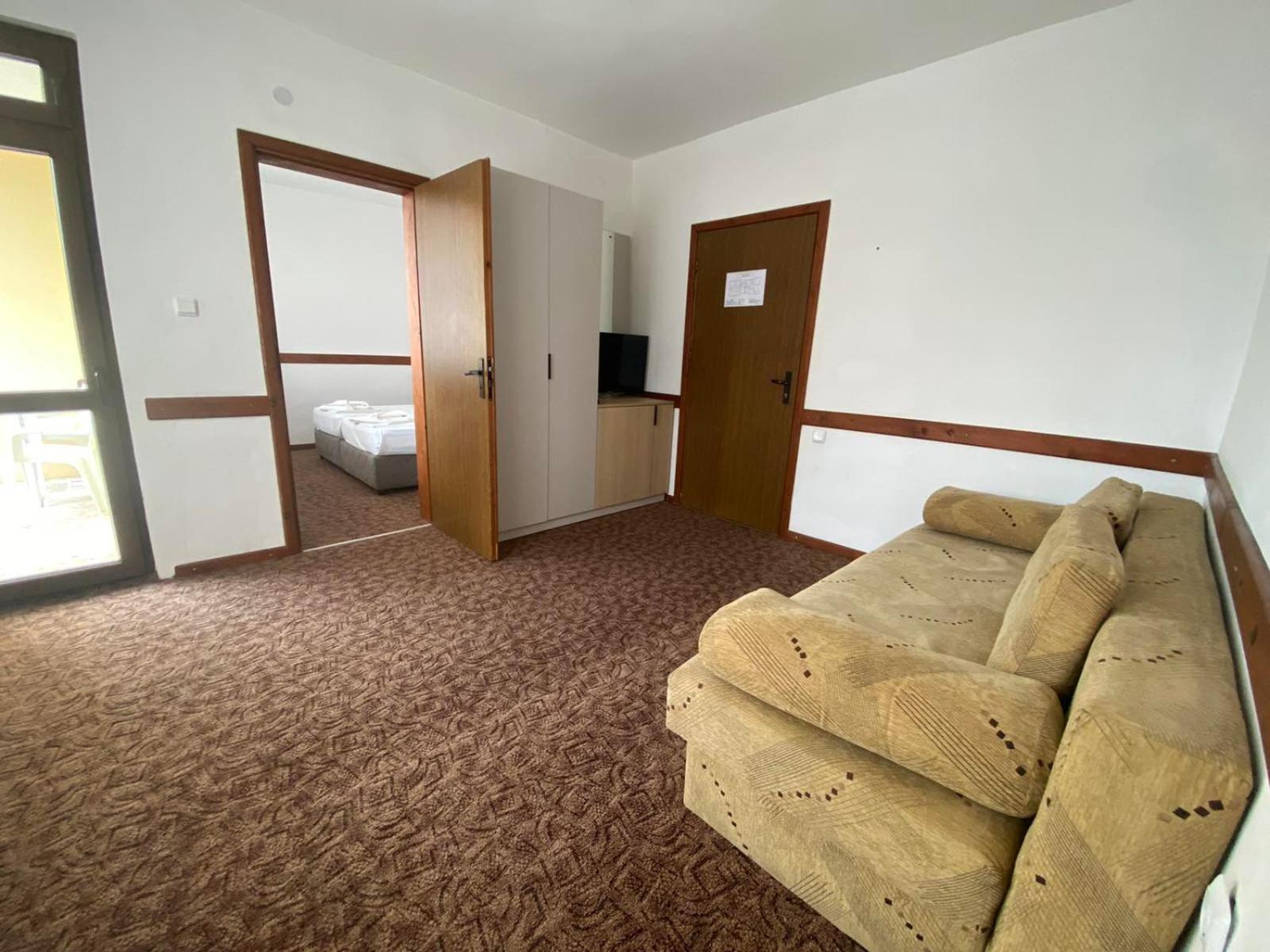 Хотел М1 Hotel Primorsko Buitenkant foto
